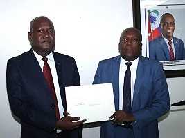 iciHaiti - Politic : Installation of the new DG at the Ministry of Justice - iciHaiti.com : All the news in brief 7/7 iciHaiti - Politic : Installation of the new DG at the Ministry of Justice - iciHaiti.com : All the news in brief 7/7