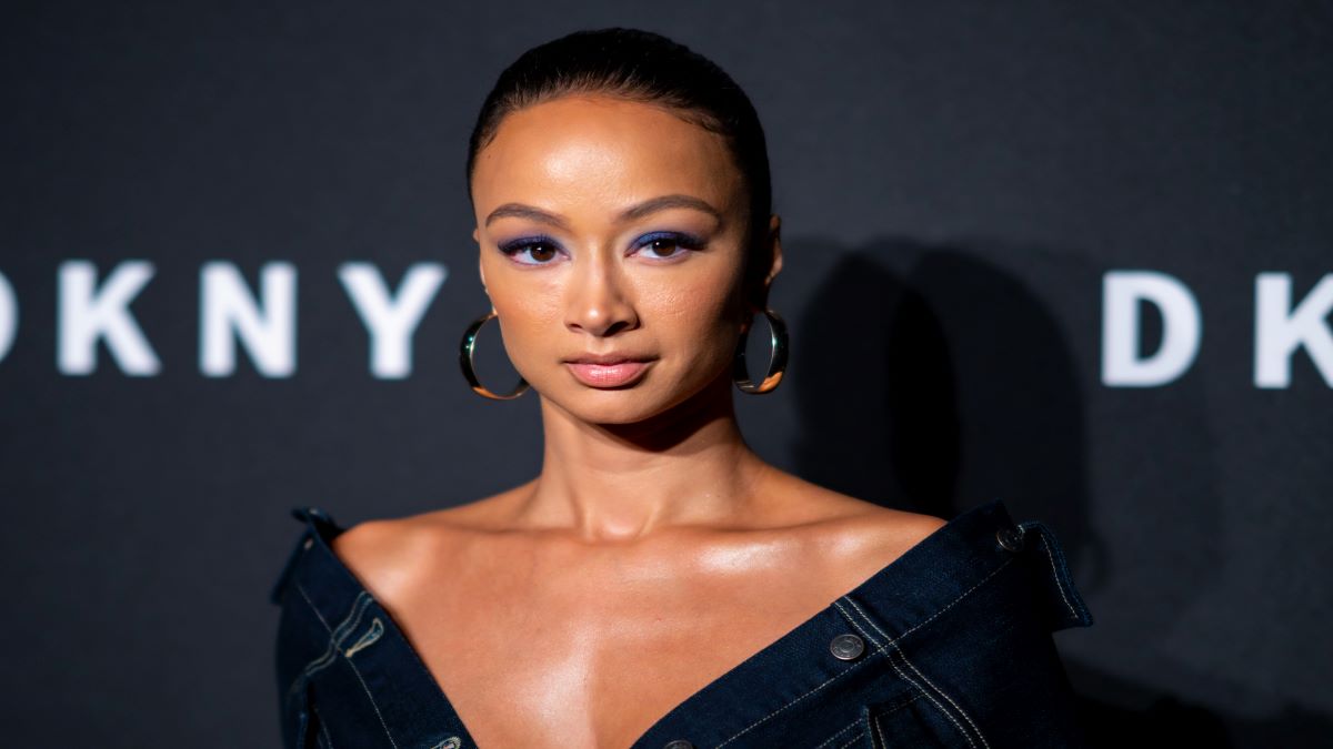 Draya Michele Shows Off Her Extremely Toned Core In Sexy Black Bikini: 'Body Goals'