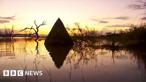 The deadly risks from Kenya's flooded lakes