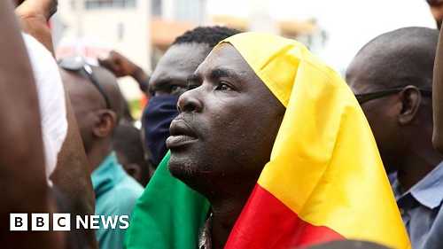 Thousands celebrate Mali coup in capital