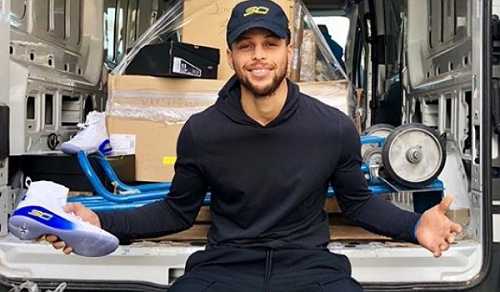 Steph Curry Has the Internet Smiling After He Responds to Letter From 9-Year-Old Girl Steph Curry Has the Internet Smiling After He Responds to Letter From 9-Year-Old Girl