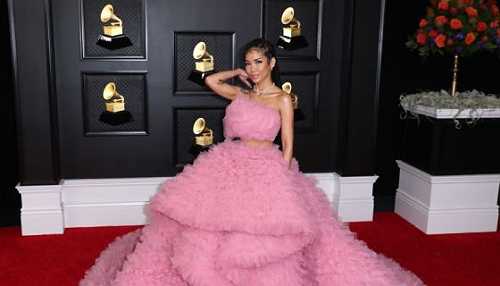 Tune In: Jhené Aiko Releases ’70s-Inspired Visual For ‘Tryna Smoke’