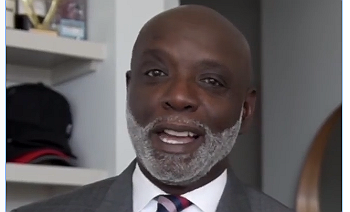 'Is This the Same Individual?': Peter Thomas Stops Fans In Their Tracks After He Shaves Beard