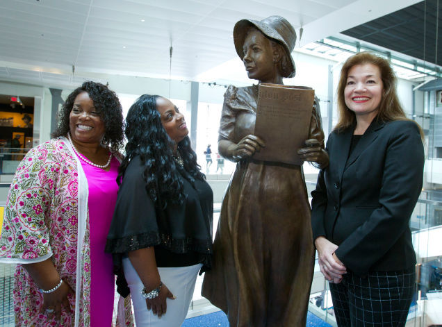 Newseum Honors Alice Allison Dunnigan, The First Black Woman to Serve as a White House Reporter Newseum Honors Alice Allison Dunnigan, The First Black Woman to Serve as a White House Reporter