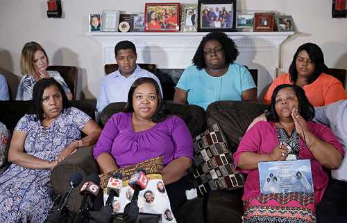 Woman Who Lost 9 Family Members in Duck Boat Crash Demands They Be Redesigned in New Lawsuit: 'These Boats Can Never Kill Again'