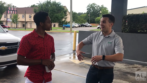 Determined College Student Walked 20 Miles to New Job, So His Boss Gave Him a Car Determined College Student Walked 20 Miles to New Job, So His Boss Gave Him a Car