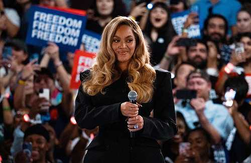 Beyoncé to headline NFL halftime show Christmas Day