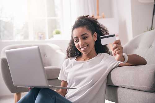 How millennials are destroying their credit score with credit cards
