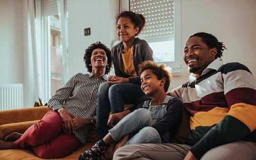 FIVE THANKSGIVING MOVIES THE ENTIRE FAMILY WILL ENJOY