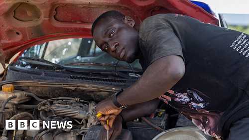 Ghana elections: Mahamudu Bawumia's 'digital economy' versus John Mahama's '24-hour economy'