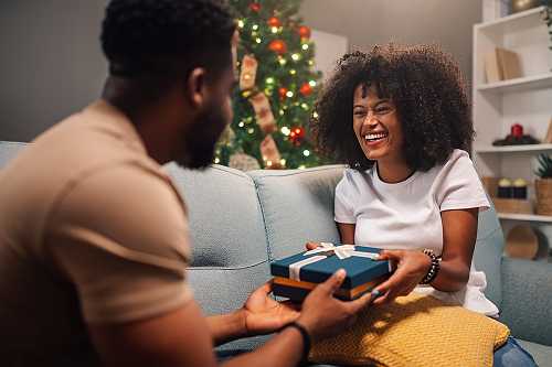 How to ask for the Christmas gift you want from your partner