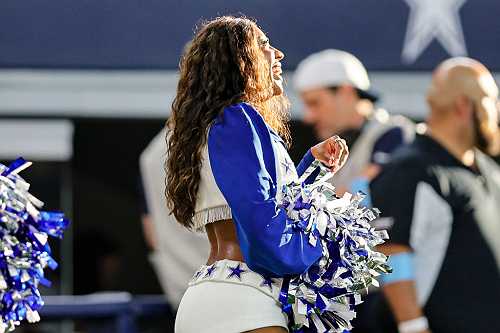 Alopecia Awareness: Dallas Cowboys Cheerleader Performs Without Her Wig