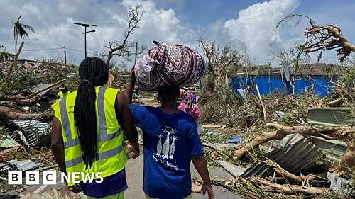 Mayotte: Several hundred feared dead after Cyclone Chido
