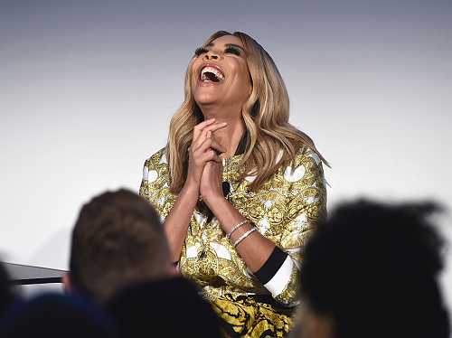 She's Smiling! Wendy Williams Spotted In Good Spirits While In Florida [VIDEO]