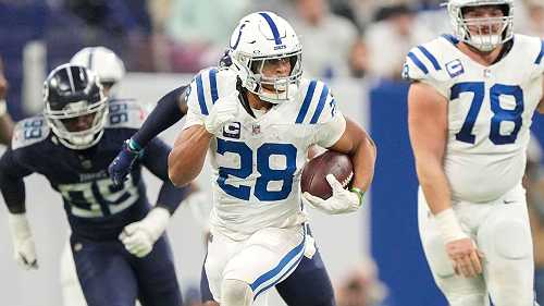 Colts' Taylor repents for gaffe with 218-yard day