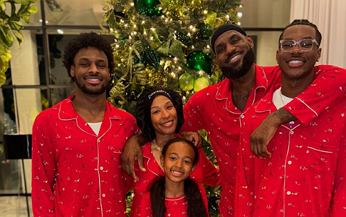 FANS NOTICE THIS ABOUT LEBRON JAMES' SON, BRYCE, IN FAMILY CHRISTMAS PHOTO