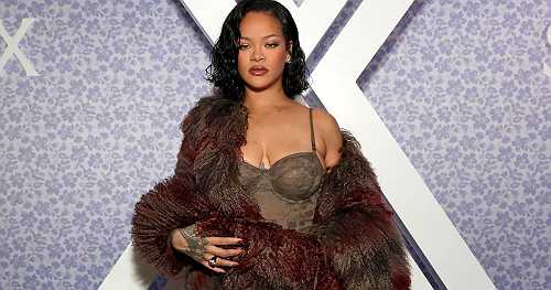 Rihanna Stuns Fans with Impromptu Karaoke Performance in NYC