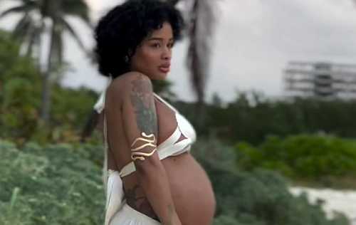 DREAMDOLL IS PREGNANT AND EXPECTING HER FIRST CHILD!