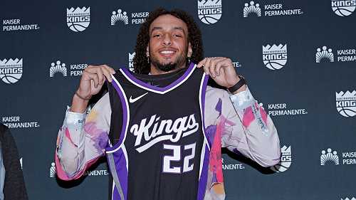 ESPN: Kings' Carter to debut against dad's Grizz
