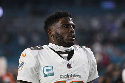 Dolphins WR Tyreek Hill Faces Criticism After Indicating Wants ‘Out’ of Miami [Video]