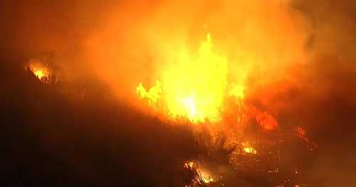 Eye Opener: High winds fuel wildfires in Los Angeles, forcing new evacuations