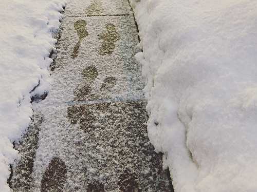 Houston Mom Reportedly Found Intoxicated On Sidewalk With 2-Month-Old Baby & 1-Year-Old Child Amid Winter Storm