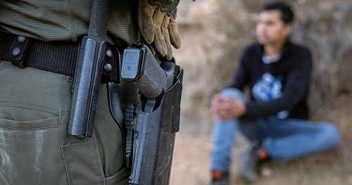 Border officials told to comply with Trump's asylum orders