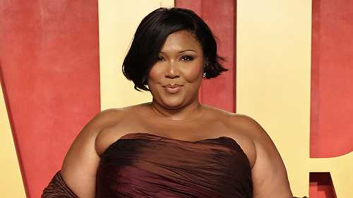 Come Thru, Then! Lizzo Shares A Few Pics After Reaching Her Goal Weight (PHOTOS)