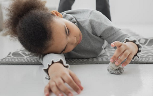 ARE YOUR KID BORED? ACCORDING TO THE EXPERTS, IT'S GOOD FOR THEM
