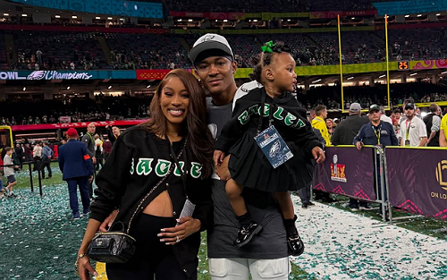 DEVONTA SMITH, HIS FIANCEE MYA DANIELLE, AND DAUGHTER CELEBRATE THE EAGLES' BIG WIN