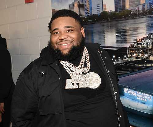 Fans React After Rod Wave Is Spotted on Vacation With His Girlfriend Following Tour Cancellation (WATCH)