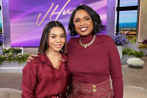 Watch: Regina Hall Talks Possible 'Scary Movie' & 'Girls Trip' Sequels, Kevin Hart's Nickname For Her, Hosting The Oscars & More On 'The Jennifer Hudson Show'