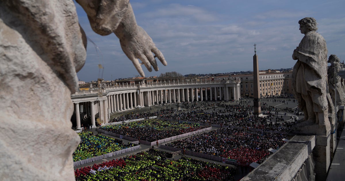 Pope thanks volunteers for 