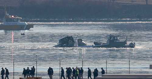 Ban on helicopter traffic around D.C. airport expanded in wake of American Airlines crash