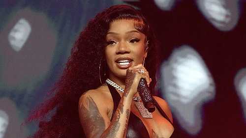 Social Media Calls Out GloRilla After She Shared Spicy Message About Woman Going Viral For Botched Makeup Job (PHOTOS)