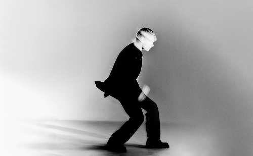 Tom Odell Digs Deep on New Single “Don’t Let Me Go” - CelebMix