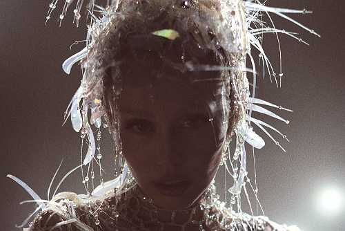 Miley Cyrus shares new single & music video for 'End of the World' - watch here! - CelebMix