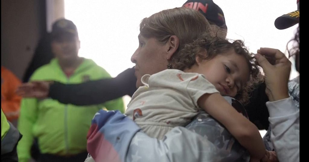 Venezuela welcomes home toddler separated from parents during U.S. deportation | Africanews Venezuela welcomes home toddler separated from parents during U.S. deportation | Africanews