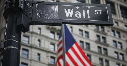 Markets open lower after Trump lobs tariff threats at Apple and EU