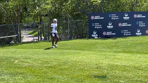 Diggs at Pats OTA after absence, viral boat video