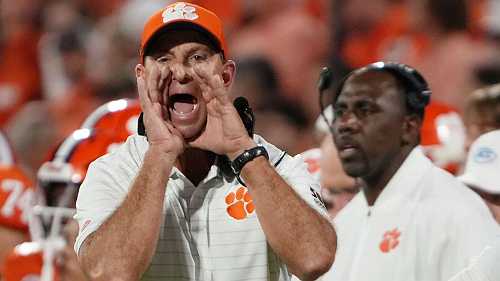 Swinney slams Ole Miss 
