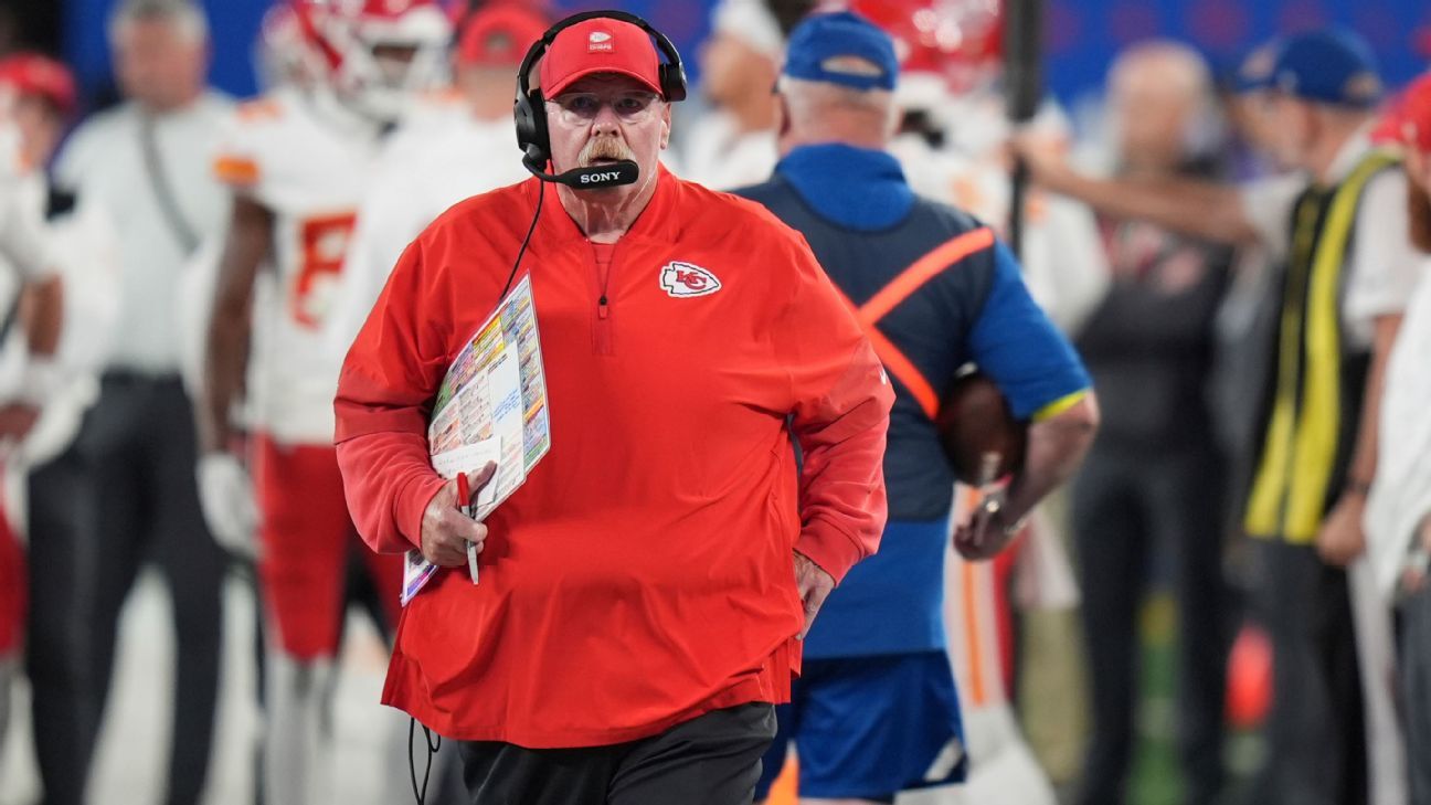 Chiefs get 1st win as Reid brushes off Kelce dustup