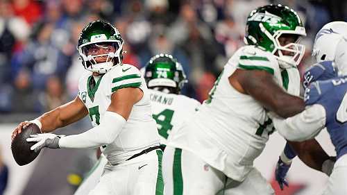 Sources: Jets benching QB Fields, to start Taylor