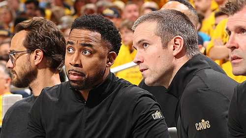 Sources: Suns HC job down to Cavs