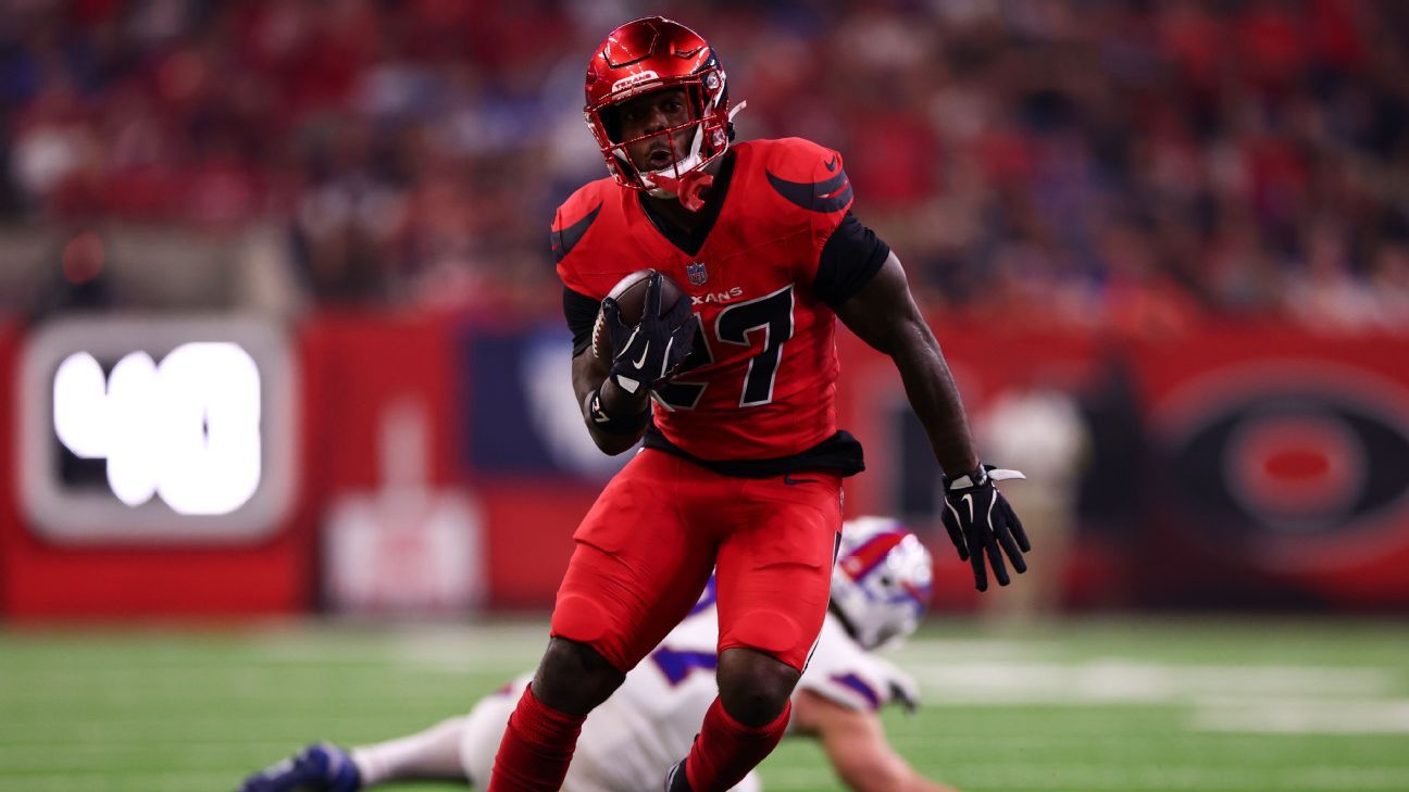 Woody Marks among Week 15