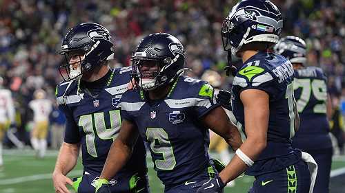 Seahawks showcase full arsenal in blowout victory over 49ers