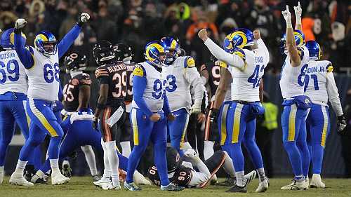 Rams survive Bears