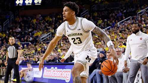 Arizona No.1, Michigan jumps UConn for No. 2 in AP men