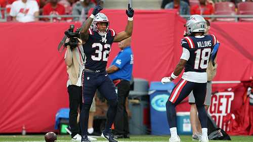 Diggs pep talk spurs Henderson to breakout game