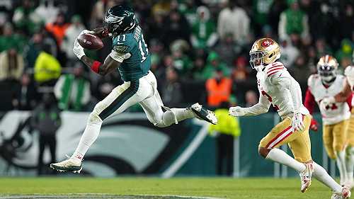 Sirianni defends Brown after drops, sideline spat